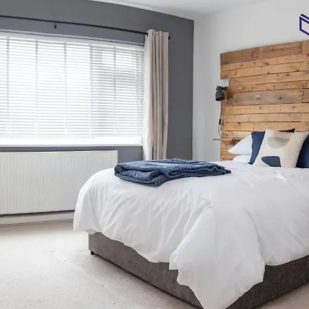 Apartment Spacious 2 Bedroom Apt With Balcony, Fast Wifi Leeds (West Yorkshire)
